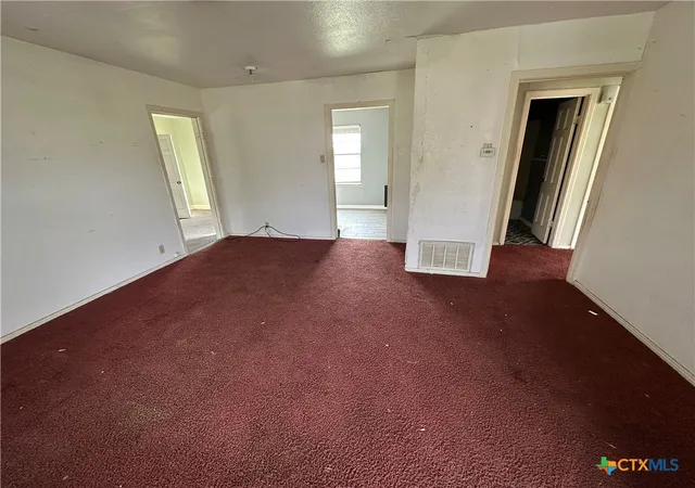 Photo 2 of Single family home for sale at 118 Massanet St, Port Lavaca, TX 77979 | MLS# 600197 | Listing updated on 2026-08-04