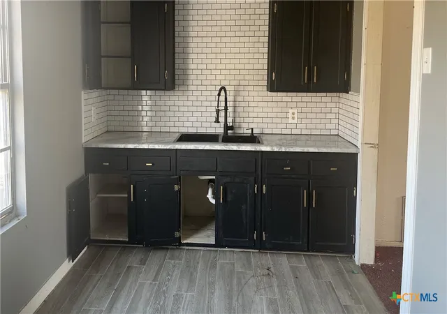 Photo 3 of Single family home for sale at 118 Massanet St, Port Lavaca, TX 77979 | MLS# 600197 | Listing updated on 2026-08-04