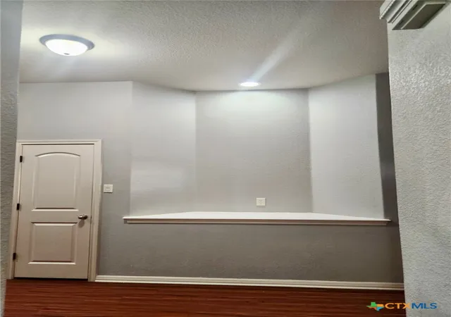 Photo 3 of Single family home for sale at 91 Skyview Ter, Leander, TX 78641 | MLS# 600210 | Listing updated on 2026-09-30