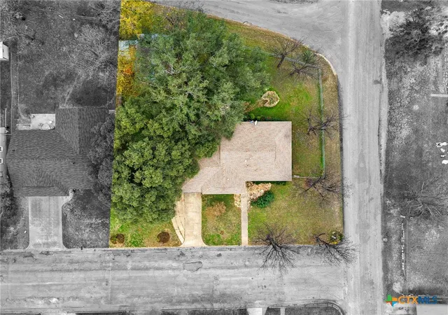 Photo 2 of Single family home for sale at 1002 W Woodlawn St, San Saba, TX 76877 | MLS# 600255 | Listing updated on 2026-09-11