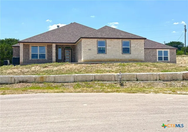 Photo 1 of Single family home for sale at 818 Estate Cir, Copperas Cove, TX 76522 | MLS# 599370 | Listing updated on 2026-09-14
