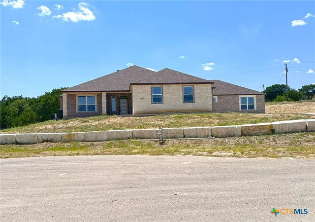 Photo 2 of Single family home for sale at 818 Estate Cir, Copperas Cove, TX 76522 | MLS# 599370 | Listing updated on 2026-09-14