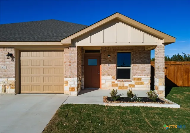 Listing Photo 4 - Condo for sale in building located at 202 Adley Ave, Copperas Cove, TX 76522