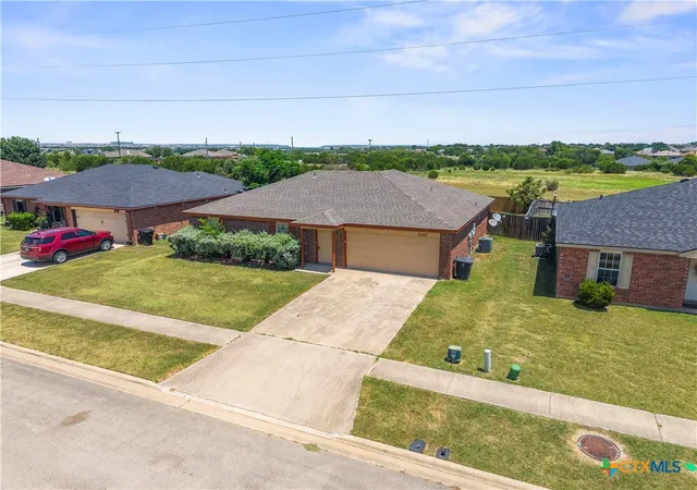 Photo 4 of Sale Pending at 3107 Tom Lockett Dr, Killeen, TX 76549 | MLS# 600619 | Listing updated on 2026-08-23