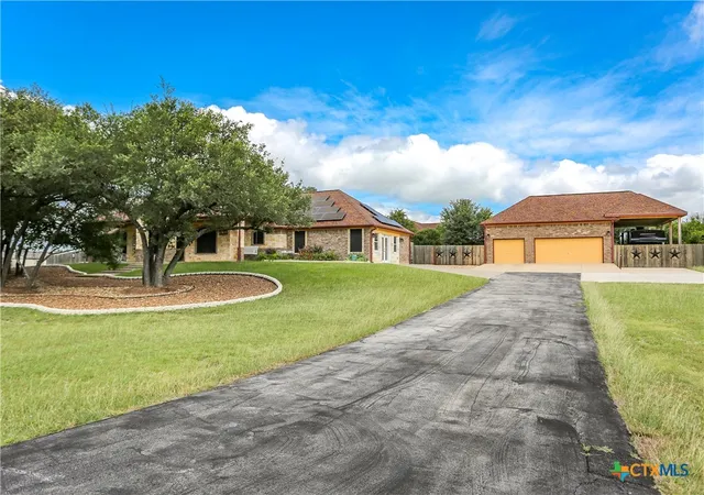 Photo 3 of Sale Pending at 301 County Rd 4772, Kempner, TX 76539 | MLS# 600966 | Listing updated on 2026-09-11