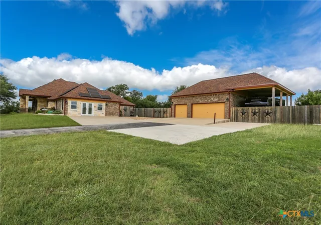 Photo 4 of Sale Pending at 301 County Rd 4772, Kempner, TX 76539 | MLS# 600966 | Listing updated on 2026-09-11
