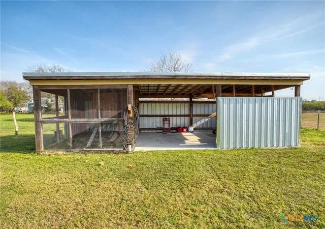 Photo 42 of Sale Pending at 205 S Ave D, Shiner, TX 77984 | MLS# 601060 | Listing updated on 2026-09-03