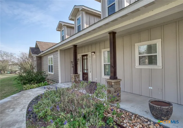 Photo 3 of Sale Pending at 205 S Ave D, Shiner, TX 77984 | MLS# 601060 | Listing updated on 2026-09-03