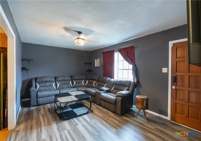 Photo 4 of Single family home for sale at 1114 Woodlawn St, Lockhart, TX 78644 | MLS# 601321 | Listing updated on 2026-09-30