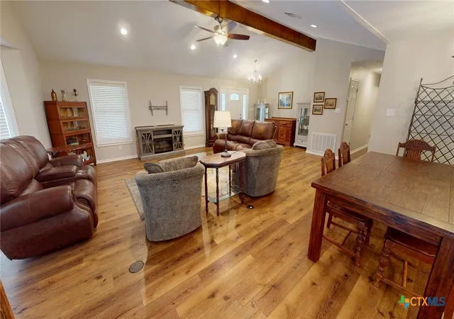 Photo 3 of House for sale at 1371 Fannin Oaks Dr, Victoria, TX 77905 | MLS# 601233 | Listing updated on 2026-09-07