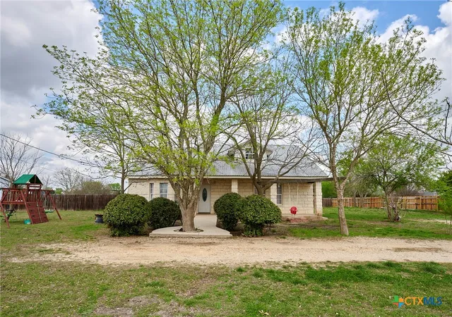 Photo 3 of Single family home for sale at 1085 Garrett Trl, Maxwell, TX 78656 | MLS# 602110 | Listing updated on 2026-09-03