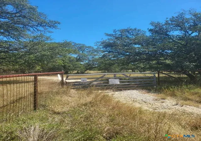Land for sale at 346 Ammann Rd, Boerne, TX 78015 | MLS# 602136