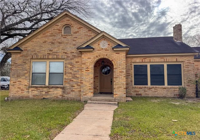 Photo 2 of Condo for sale at 613 E Broadway St #5, Cuero, TX 77954 | MLS# 600929 | Listing updated on 2026-09-02