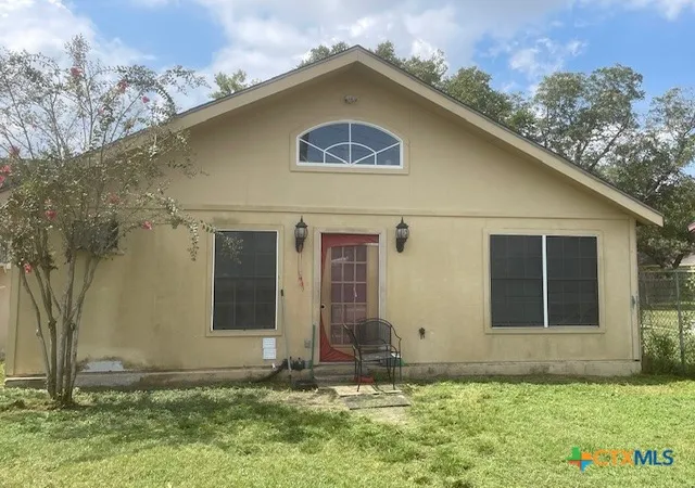 Listing Photo 5 - Condo for sale in building located at 613 E Broadway St, Cuero, TX 77954 - Unit #5