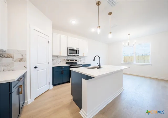 Photo 3 of Single family home for sale at 815 Liberty Park Dr, Belton, TX 76513 | MLS# 602337 | Listing updated on 2026-09-17