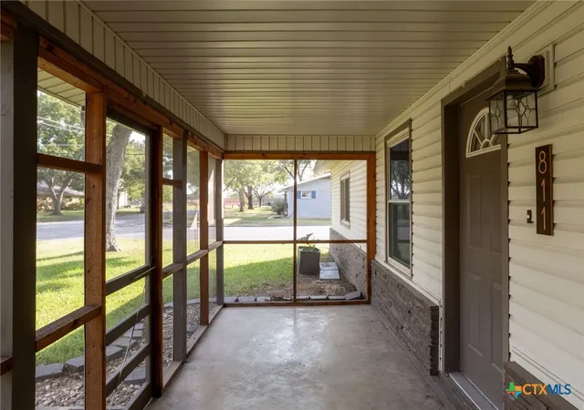 Photo 4 of Single family home for sale at 811 Nixon St, Lockhart, TX 78644 | MLS# 602458 | Listing updated on 2026-09-06