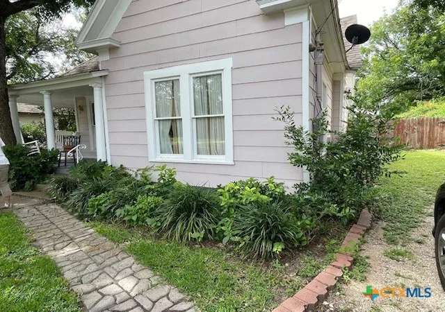 Photo 3 of Sale Pending at 1408 Bridge St, Gatesville, TX 76528 | MLS# 602716 | Listing updated on 2026-08-04