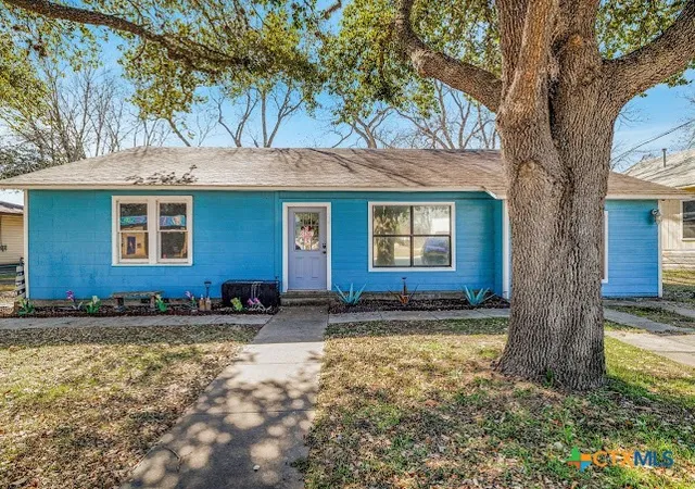 Photo 1 of Single family home for sale at 1510 N Avenue, Shiner, TX 77984 | MLS# 602723 | Listing updated on 2026-08-22