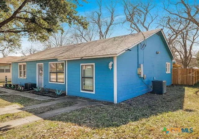 Photo 2 of Single family home for sale at 1510 N Avenue, Shiner, TX 77984 | MLS# 602723 | Listing updated on 2026-08-22