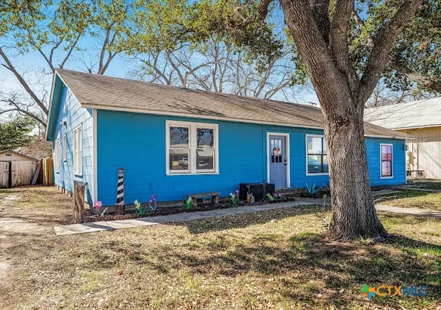 Photo 3 of Single family home for sale at 1510 N Avenue, Shiner, TX 77984 | MLS# 602723 | Listing updated on 2026-09-18