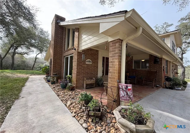 Photo 4 of Single family home for sale at 17901 S 87 North, Victoria, TX 77904 | MLS# 603112 | Listing updated on 2026-08-04
