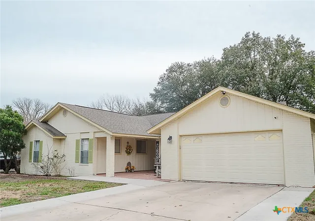 Photo 2 of Single family home for sale at 1551 Willow Crk Rd, Seguin, TX 78155 | MLS# 603264 | Listing updated on 2026-09-29