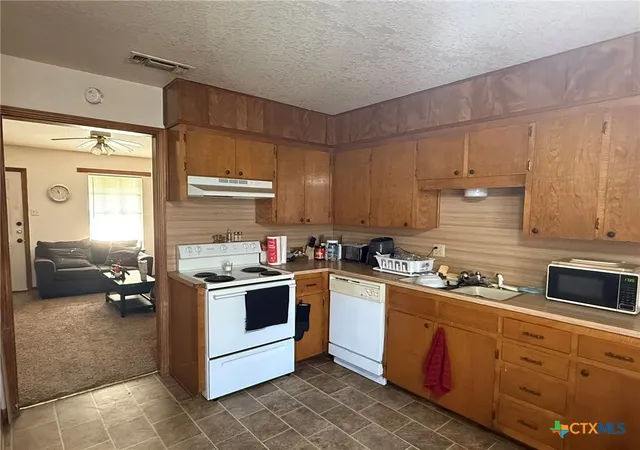 Photo 3 of House for sale at 4802 Rainbow Cir, Killeen, TX 76543 | MLS# 603298 | Listing updated on 2026-08-25