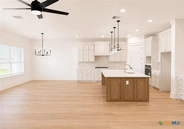 Photo 4 of Single family home for sale at 1614 Hunt Dr, Salado, TX 76571 | MLS# 603391 | Listing updated on 2026-09-14