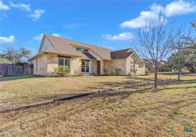 Photo 1 of Sale Pending at 329 Sunrise Hills, Lampasas, TX 76550 | MLS# 603115 | Listing updated on 2026-09-10