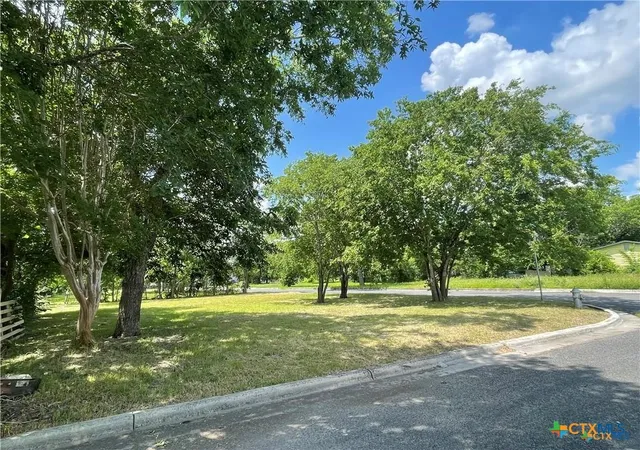 Photo 1 of Land for sale at 557 Silva St, Seguin, TX 78155 | MLS# 603849 | Listing updated on 2026-08-19