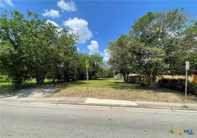 Photo 1 of Land for sale at 1006 N Guadalupe St, Seguin, TX 78155 | MLS# 603850 | Listing updated on 2026-08-19