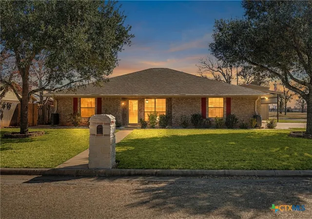 Photo 1 of Single family home for sale at 1601 Sunset Cir, Cameron, TX 76520 | MLS# 604136 | Listing updated on 2026-09-17