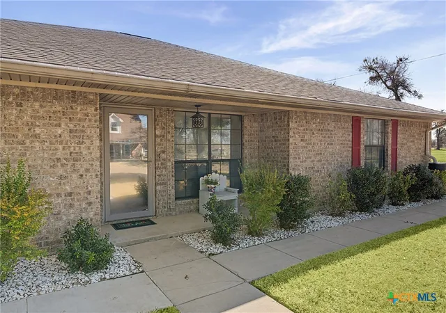 Photo 3 of Single family home for sale at 1601 Sunset Cir, Cameron, TX 76520 | MLS# 604136 | Listing updated on 2026-09-17