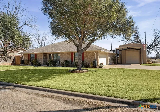 Photo 3 of Single family home for sale at 1601 Sunset Cir, Cameron, TX 76520 | MLS# 604136 | Listing updated on 2026-09-17