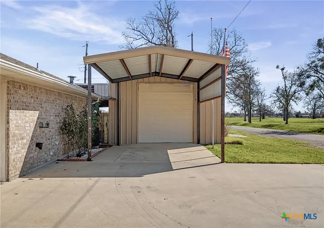 Photo 4 of Single family home for sale at 1601 Sunset Cir, Cameron, TX 76520 | MLS# 604136 | Listing updated on 2026-09-17