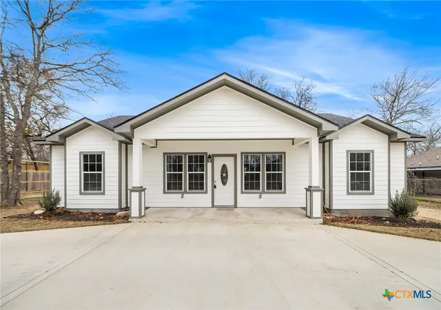 Photo 1 of Sale Pending at 3811 Waterwood Pass Dr, Elmendorf, TX 78112 | MLS# 604284 | Listing updated on 2026-09-23