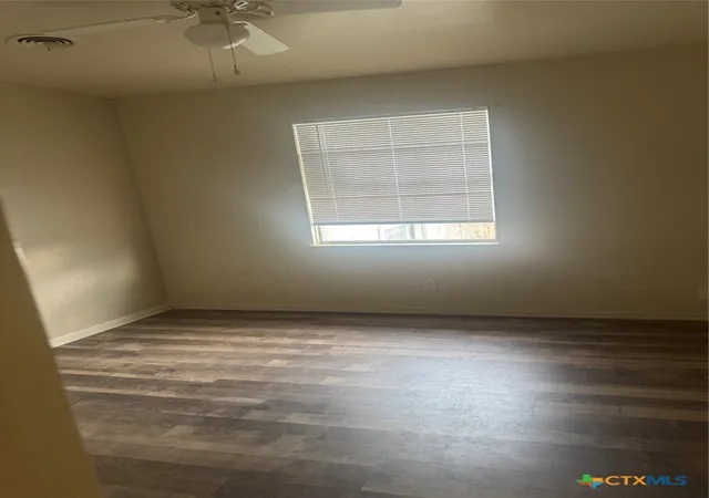 Photo 3 of Sale Pending at 904 Houston St, Killeen, TX 76541 | MLS# 604489 | Listing updated on 2026-08-18