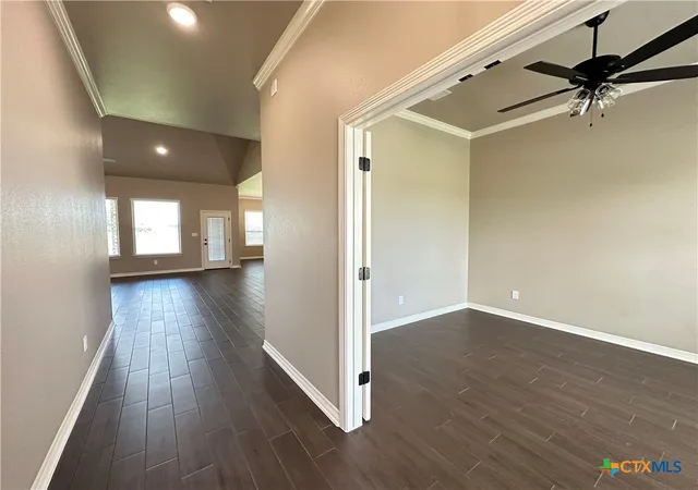 Photo 3 of Single family home for sale at 1054 Alice Cir, Temple, TX 76502 | MLS# 604550 | Listing updated on 2026-08-19