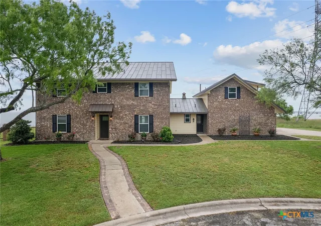 Photo 1 of Single family home for sale at 8 Las Brisas Pl, Port Lavaca, TX 77979 | MLS# 604047 | Listing updated on 2026-09-16