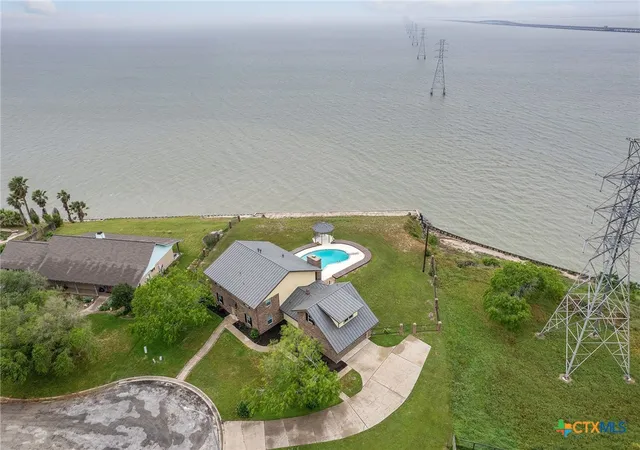 Photo 4 of Single family home for sale at 8 Las Brisas Pl, Port Lavaca, TX 77979 | MLS# 604047 | Listing updated on 2026-09-16