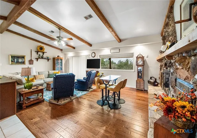 Photo 4 of Single family home for sale at 1130 Crossbow Dr, Canyon Lake, TX 78133 | MLS# 604890 | Listing updated on 2026-08-26