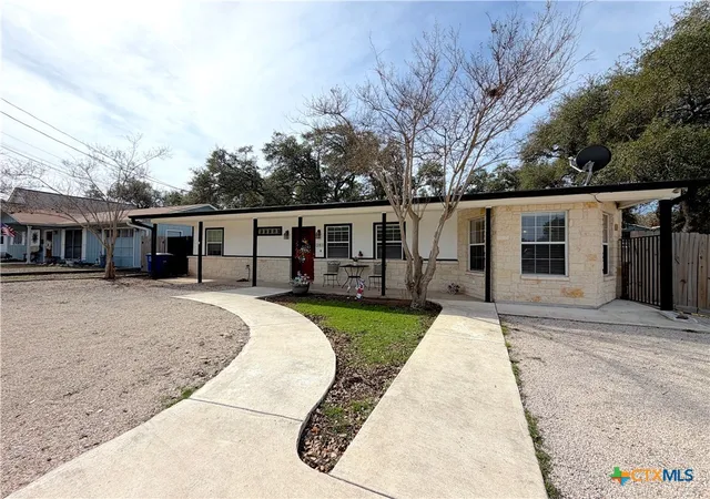 Photo 3 of Single family home for sale at 301 Cyn Edge, Canyon Lake, TX 78133 | MLS# 604928 | Listing updated on 2026-09-04