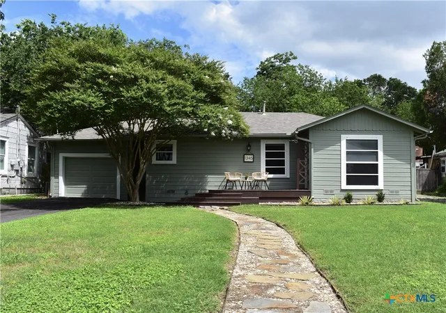 Photo 1 of Single family home for sale at 1345 Lee St, New Braunfels, TX 78130 | MLS# 605198 | Listing updated on 2026-08-28