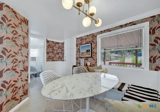 Photo 3 of Single family home for sale at 901 Glenn Dr, Canyon Lake, TX 78133 | MLS# 604787 | Listing updated on 2026-09-02