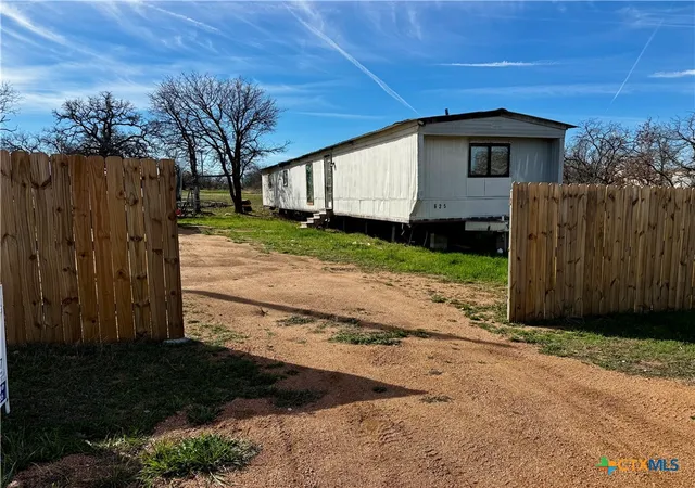 Photo 1 of Manufactured home for sale at 625 Houston St, Kingsland, TX 78639 | MLS# 605247 | Listing updated on 2026-09-03