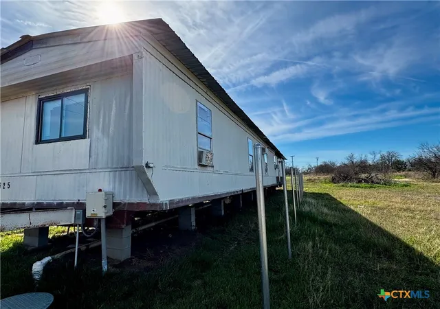 Photo 2 of Manufactured home for sale at 625 Houston St, Kingsland, TX 78639 | MLS# 605247 | Listing updated on 2026-09-03
