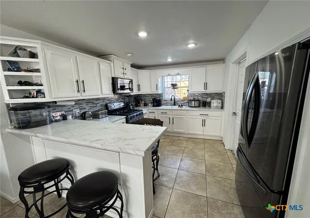 Photo 4 of Single family home for sale at 918 N Guadalupe St, Seguin, TX 78155 | MLS# 605351 | Listing updated on 2026-09-09