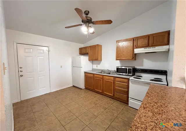 Listing Photo 4 - Condo for sale in building located at 10411 Chaparral Rd, Killeen, TX 76542