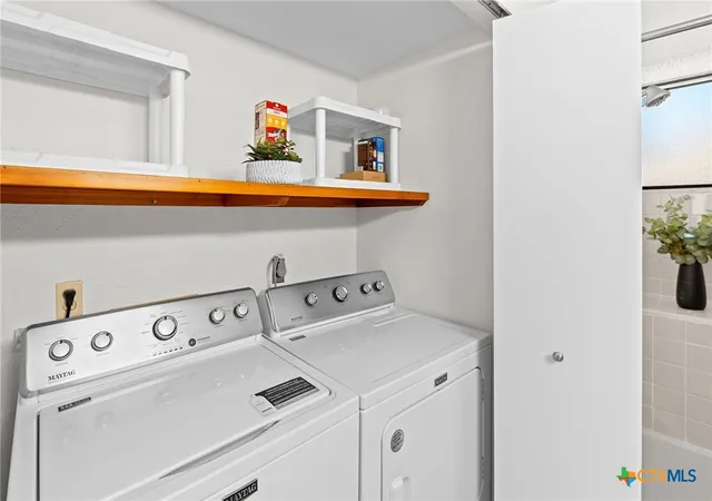Listing Photo 2 - Condo for sale in building located at 11821 Bittern Holw, Austin, TX 78758 - Unit #12