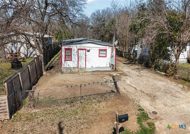 Photo 1 of Single family home for sale at 814 Alabama St, San Marcos, TX 78666 | MLS# 606022 | Listing updated on 2026-08-20